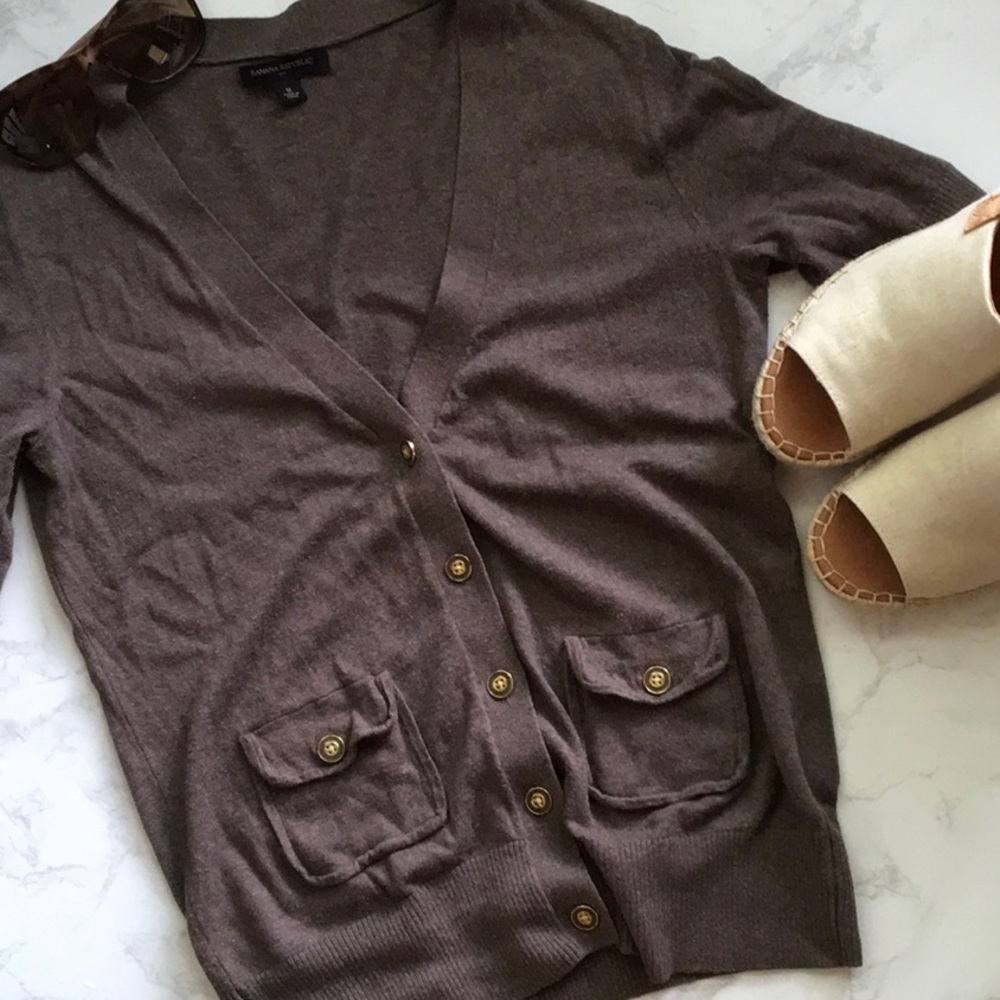 CUTE BANANA REPUBLIC SWEATER